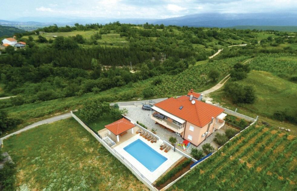 Villa Duje Trilj Luaran gambar