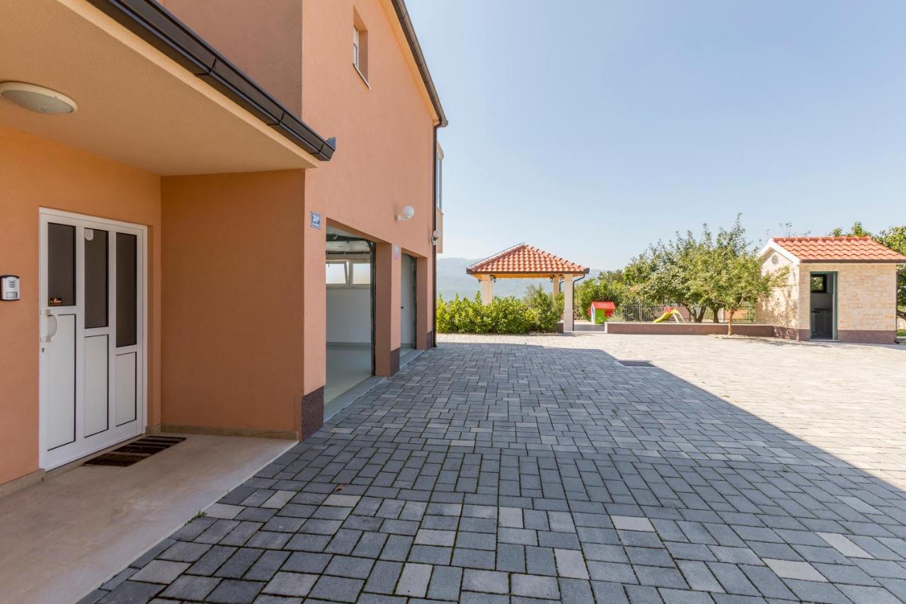 Villa Duje Trilj Luaran gambar